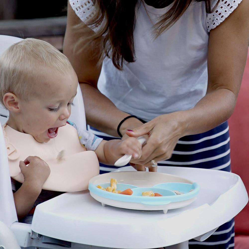Miniware Roll & Lock bib - Silicone Bib in Cotton Candy