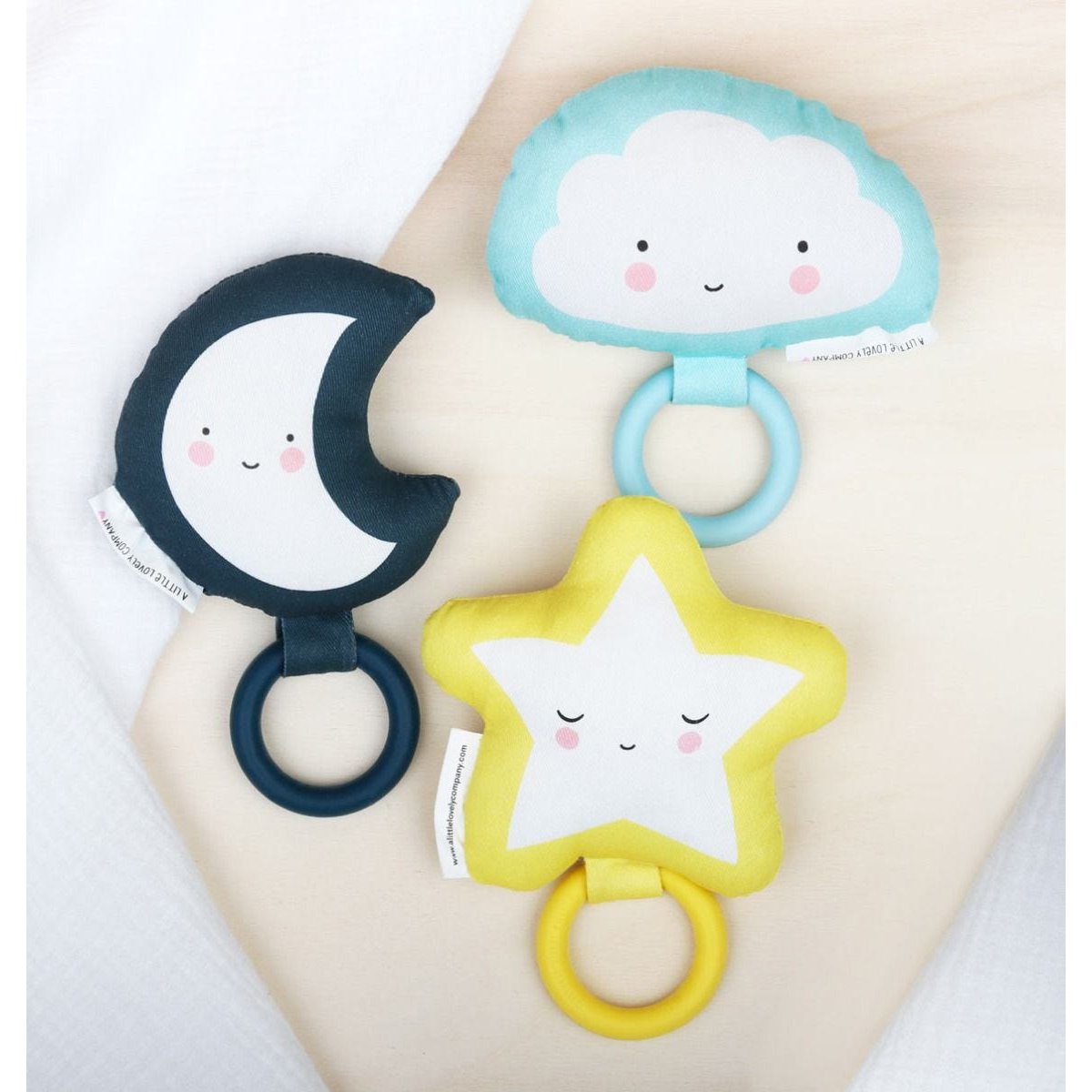 a-little-lovely-company-rattle-cloud- (5)