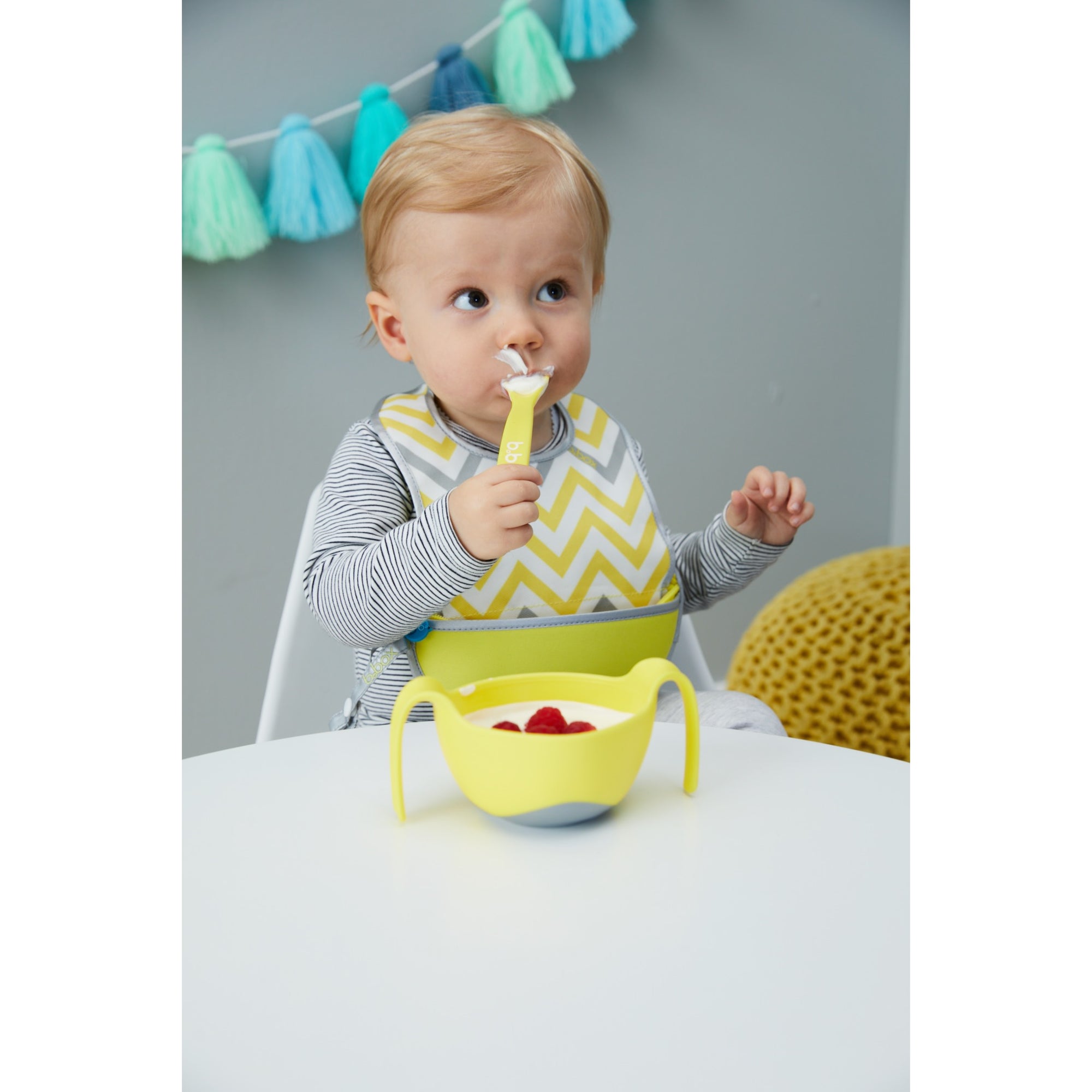 b.box Travel Bib - Retro Circle