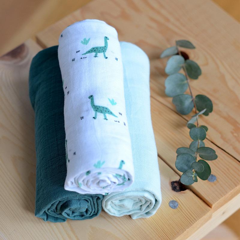 beaba-set-of-3-cotton-muslins-wraps-jurassic-green (2)