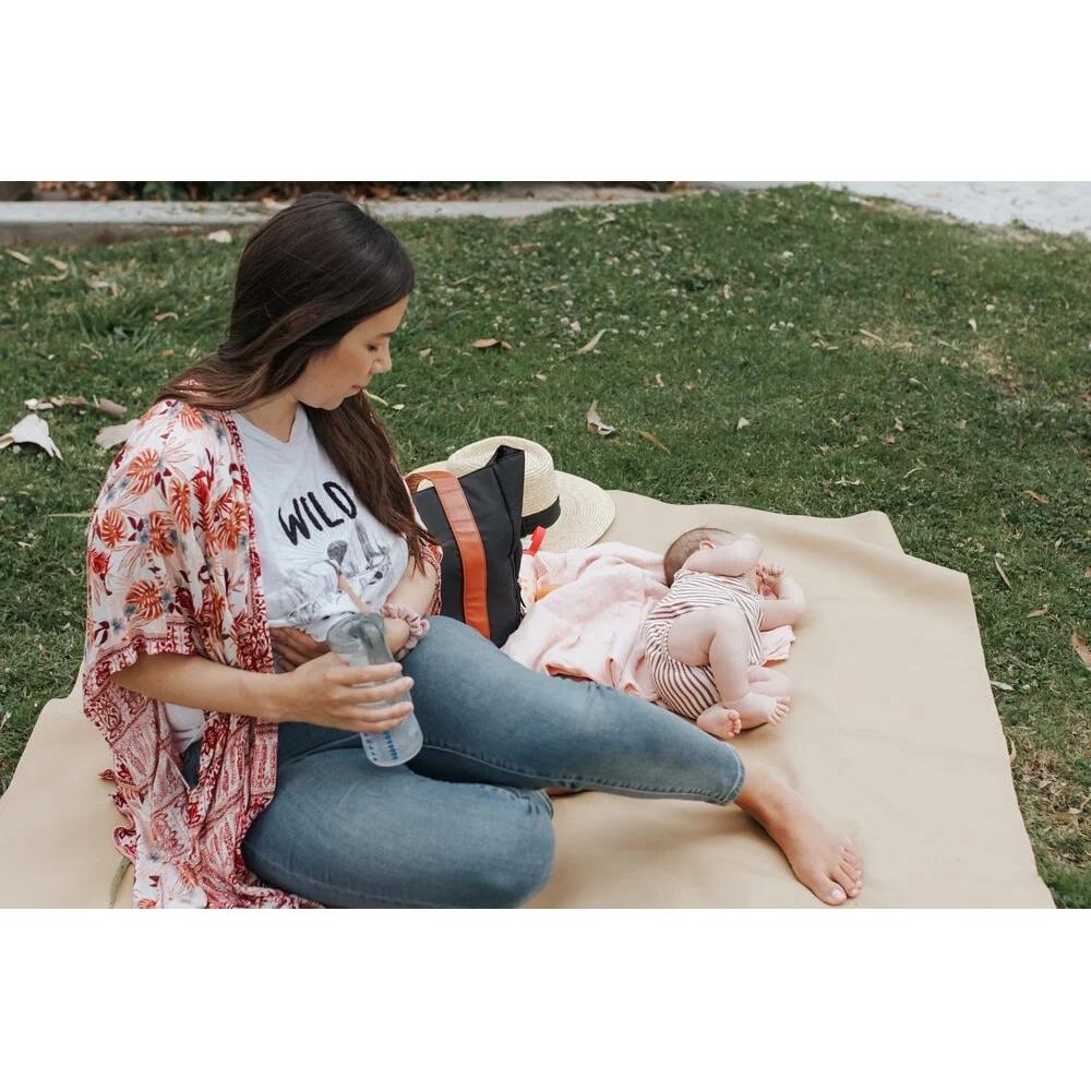 dr-browns-manual-breast-pump-with-softshape™-silicone-shield- (9)