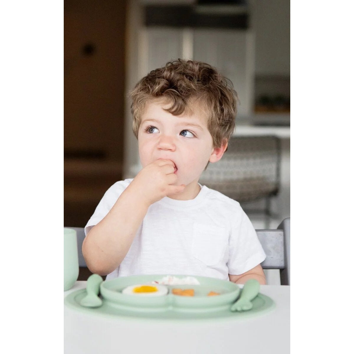 ezpz-silicone-mini-mat-+-utensils-feeding-set-lime- (7)