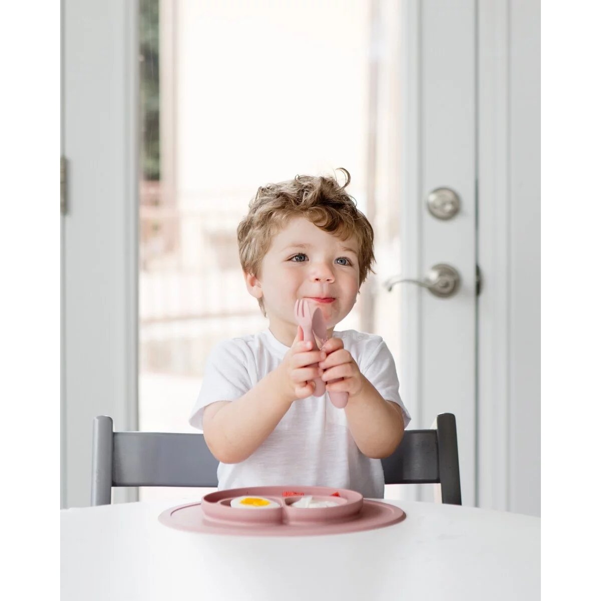 ezpz-silicone-mini-mat-+-utensils-feeding-set-lime- (8)