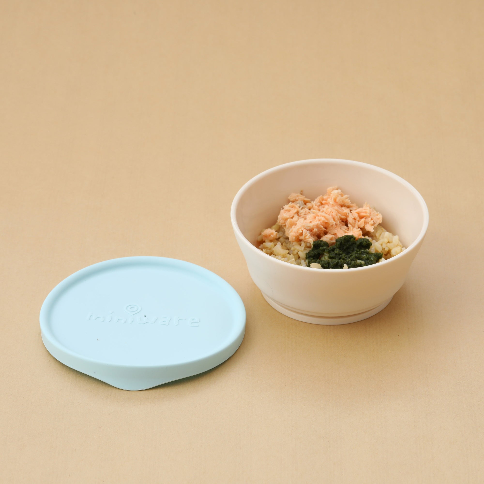 miniware-first-bite-set-pla-cereal-suction-bowl-vanilla-silicone-spoon-and-cover-in-aqua- (5)