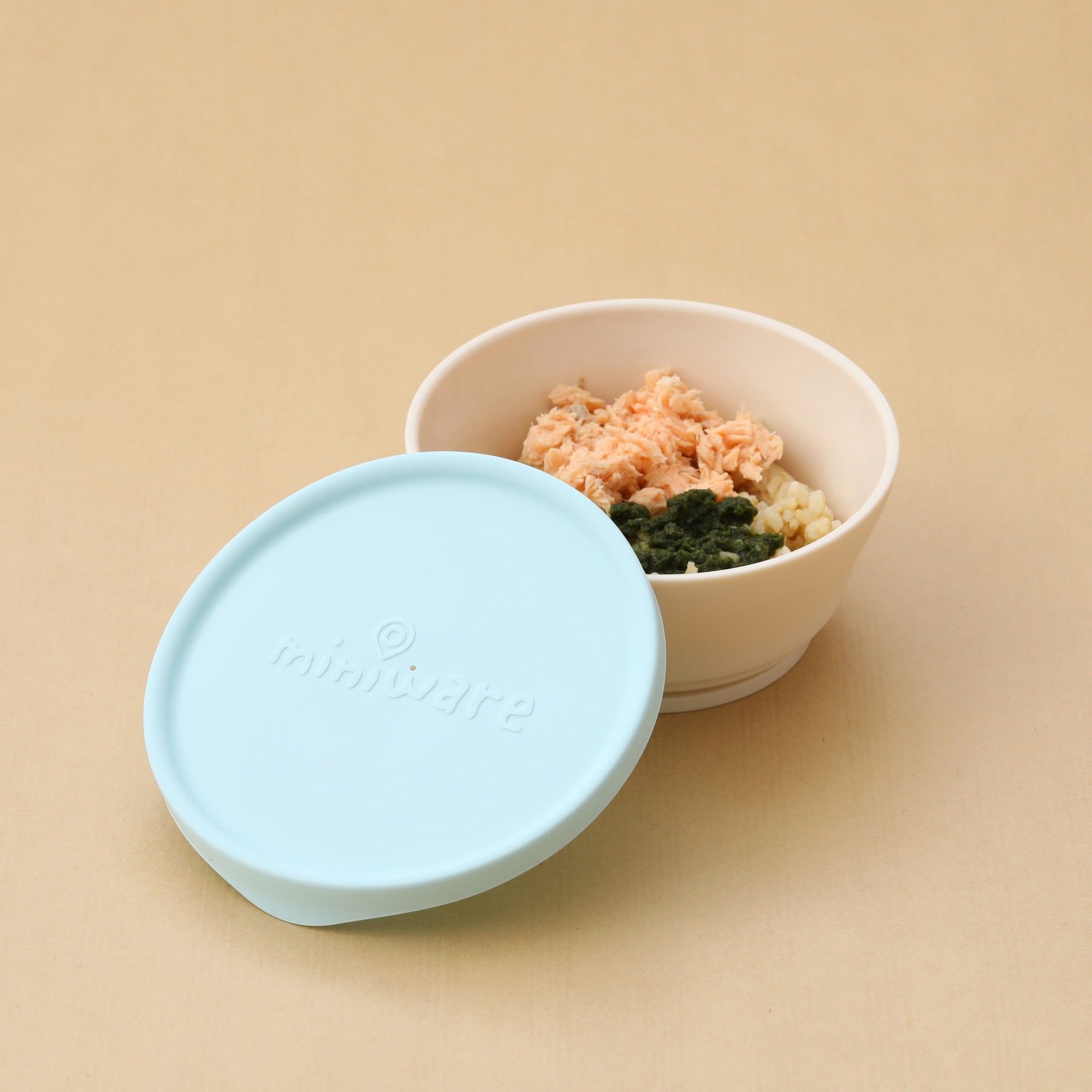 miniware-first-bite-set-pla-cereal-suction-bowl-vanilla-silicone-spoon-and-cover-in-aqua- (6)