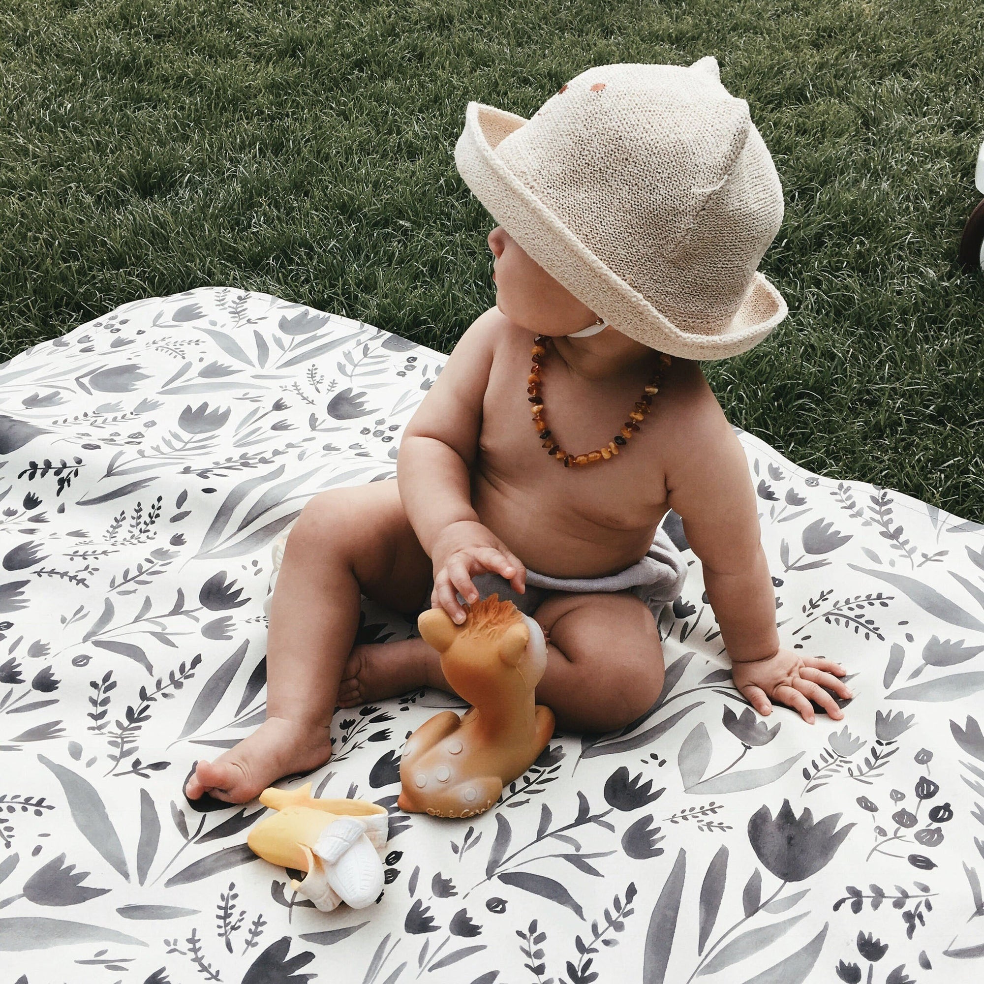 oli-&-carol-ana-banana-teether- (25)
