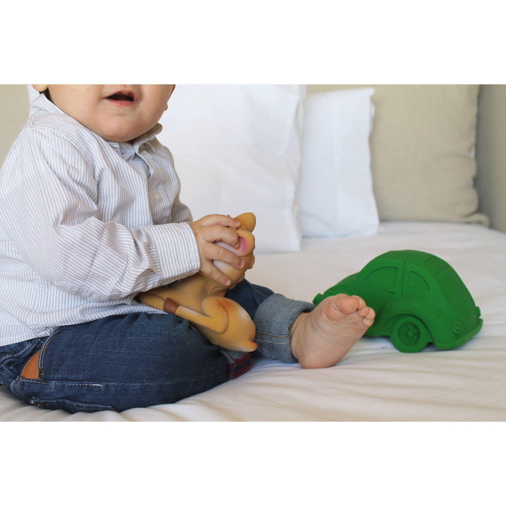 oli-&-carol-extra-large-beetle-car-teether- (66)