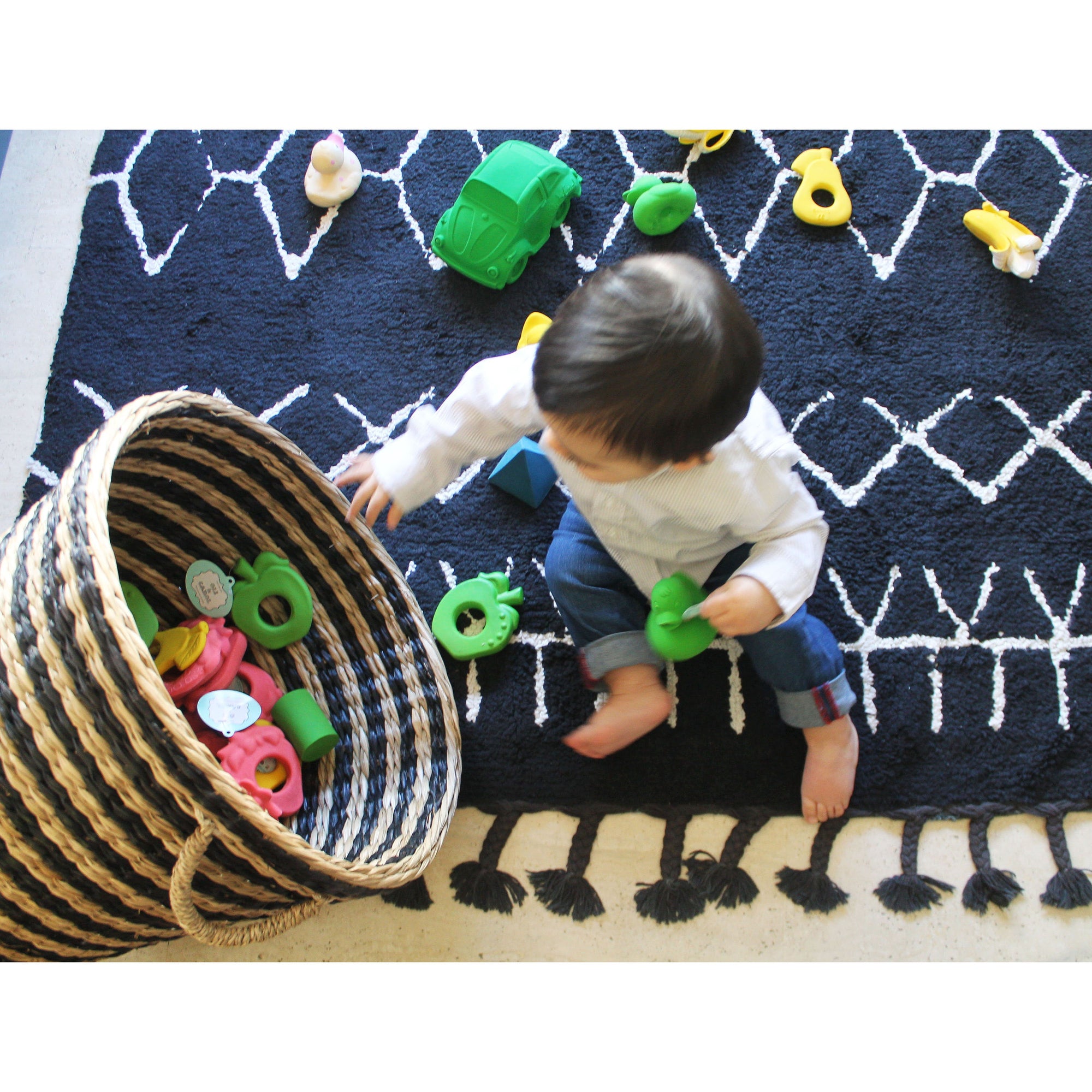 oli-&-carol-extra-large-beetle-car-teether- (68)