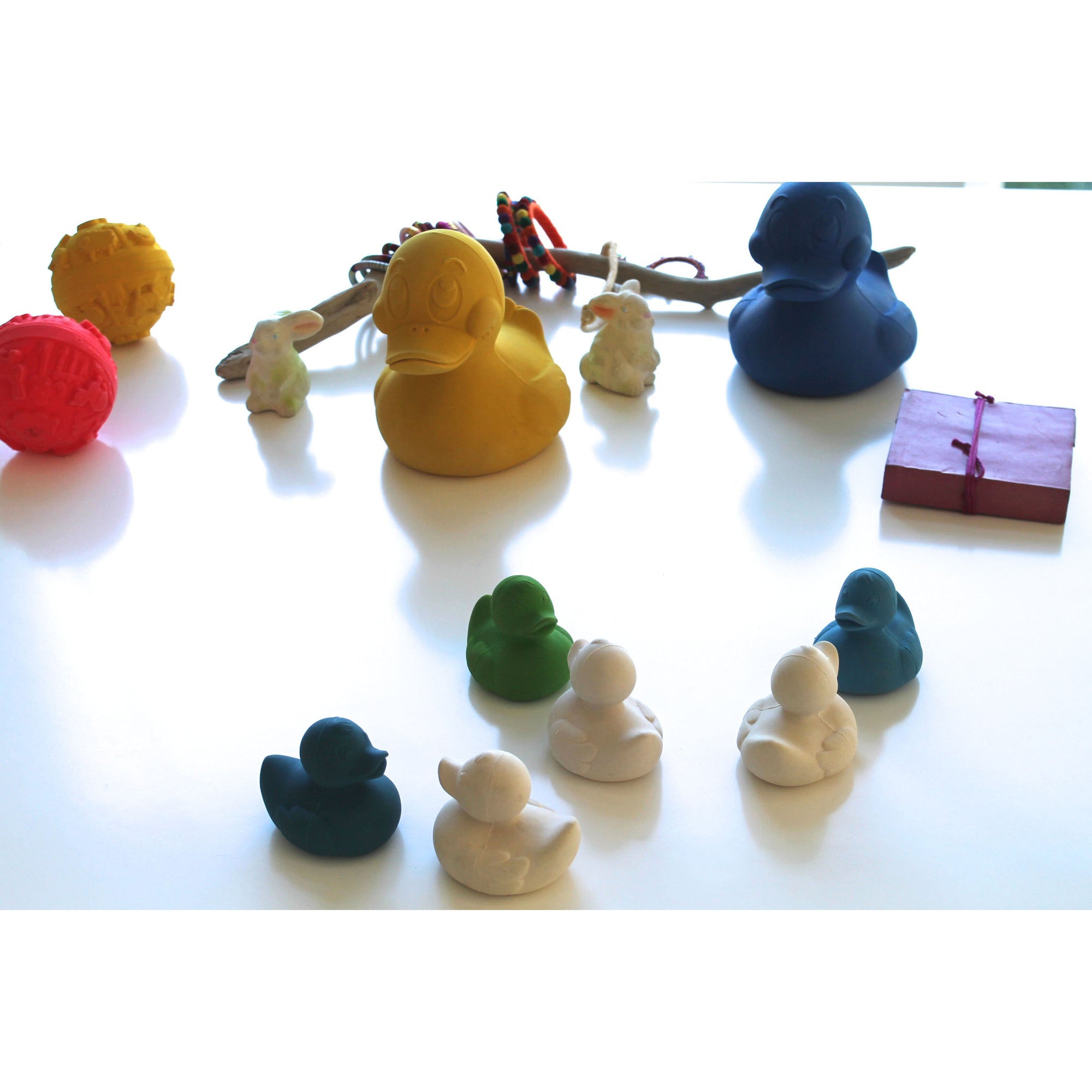 oli-&-carol-extra-large-monochrome-ducks-teether- (37)