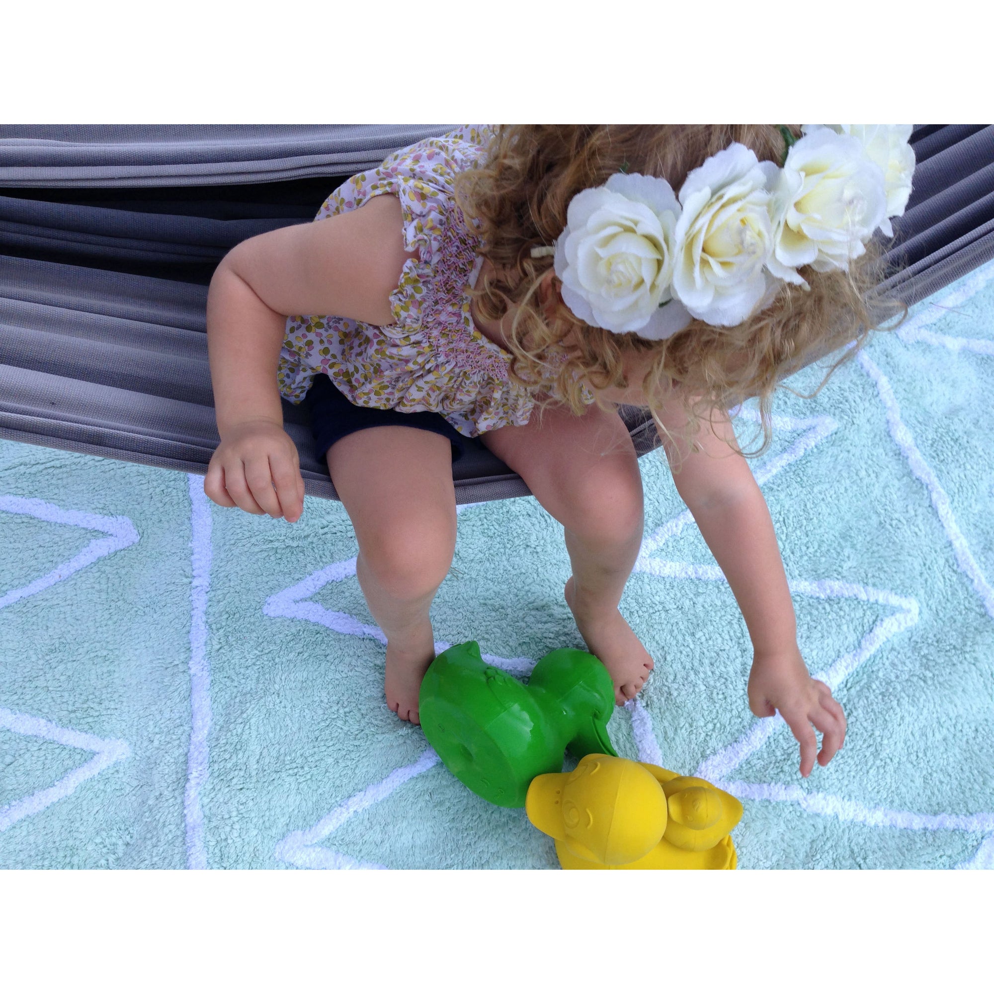oli-&-carol-extra-large-monochrome-ducks-teether- (48)