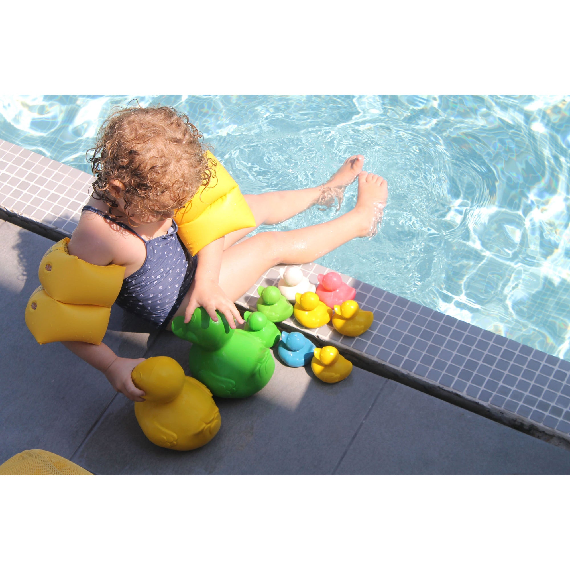 oli-&-carol-extra-large-monochrome-ducks-teether- (54)