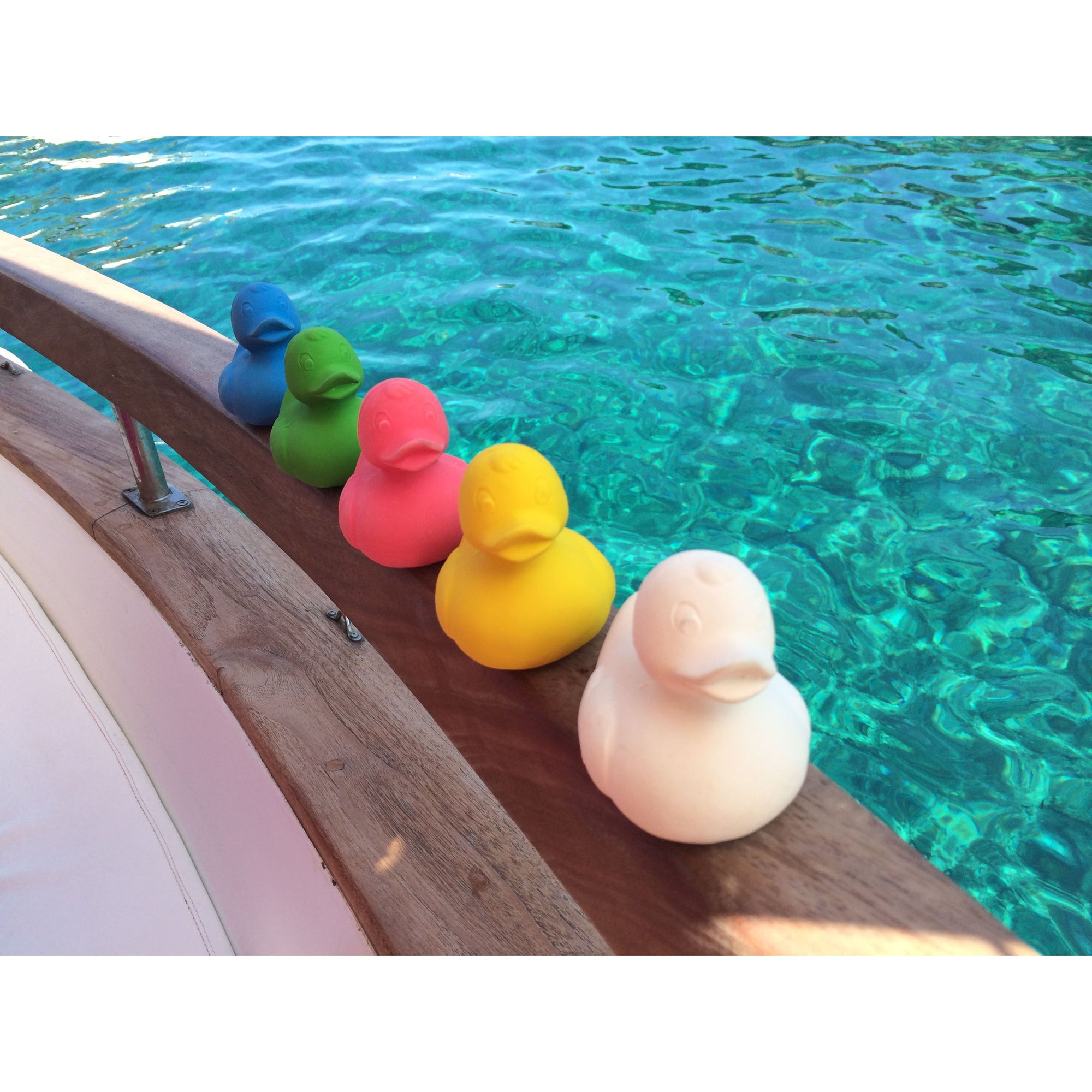 oli-&-carol-extra-large-monochrome-ducks-teether- (55)