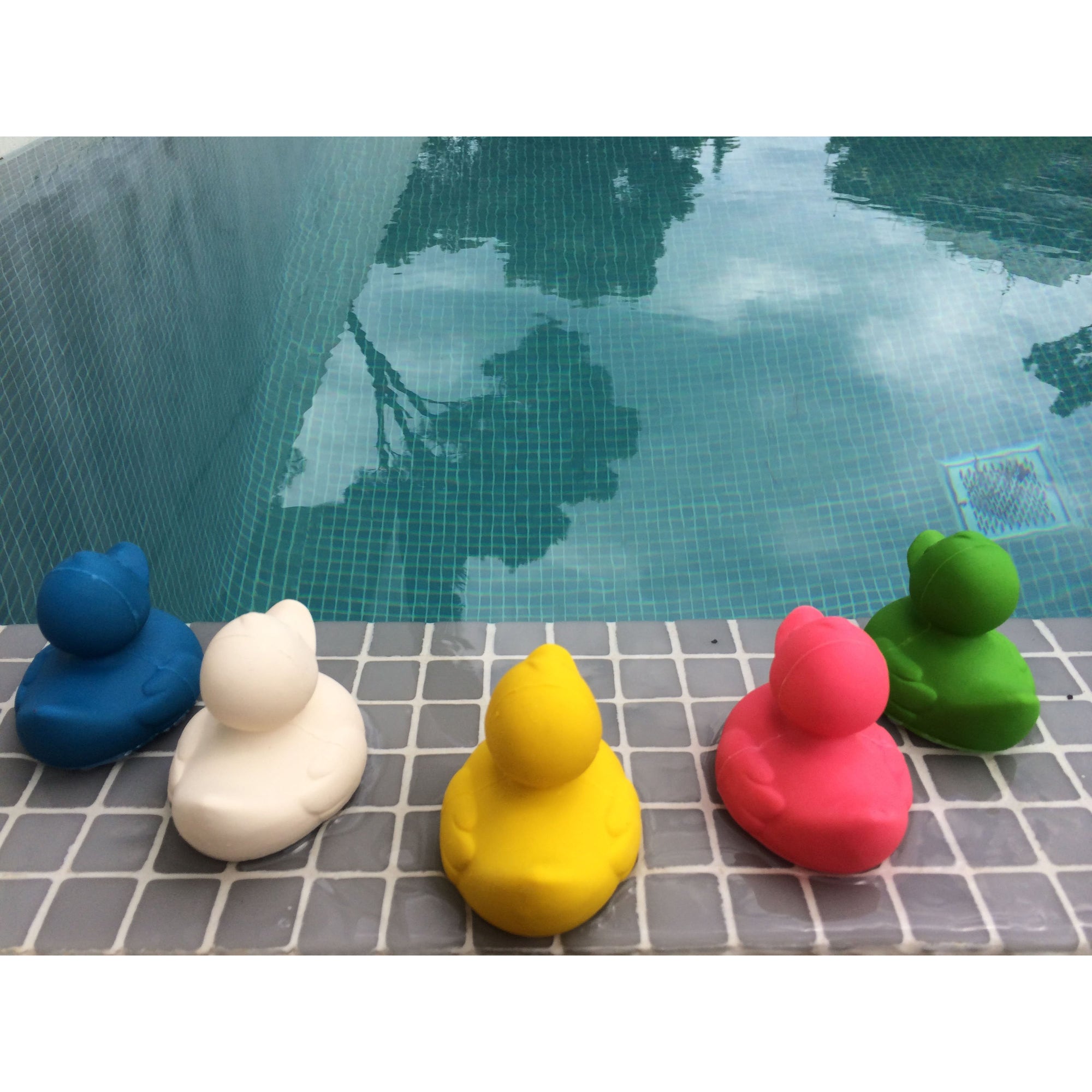 oli-&-carol-extra-large-monochrome-ducks-teether- (57)