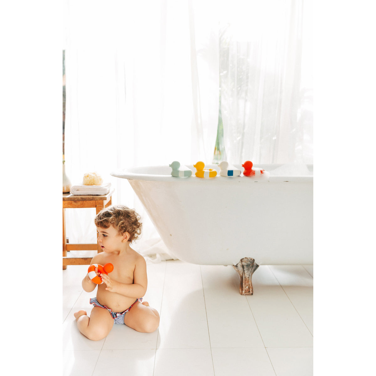 oli-&amp;-carol-floatie-duck-red- (33)