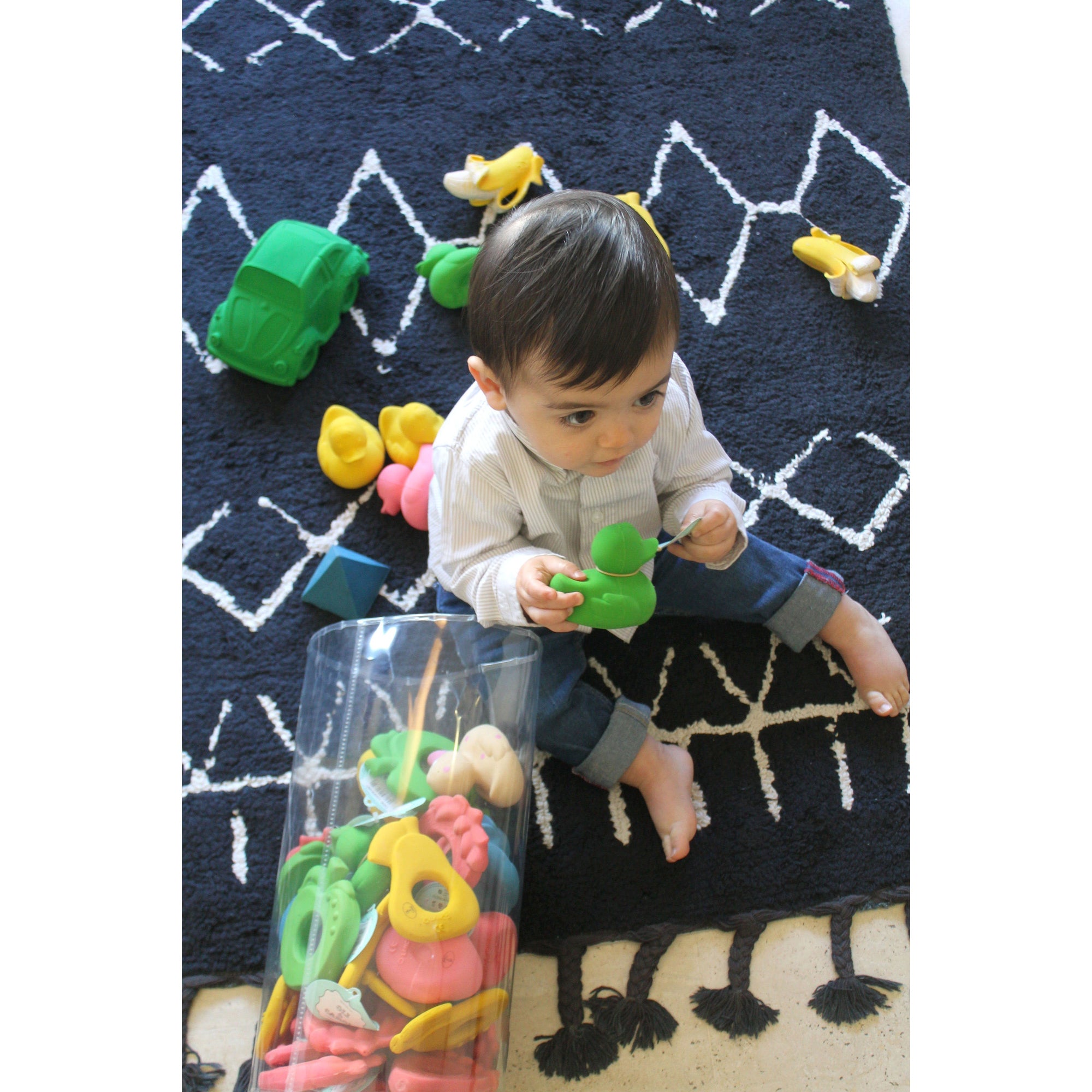 oli-&-carol-fruit-shape-teething-ring-apple-pear-and-strawberry-teether- (17)