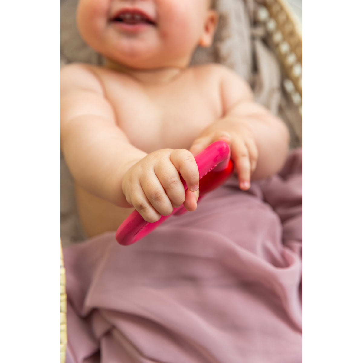 oli-&amp;-carol-heart-agatha-ruiz-de-la-prada-teether- (25)