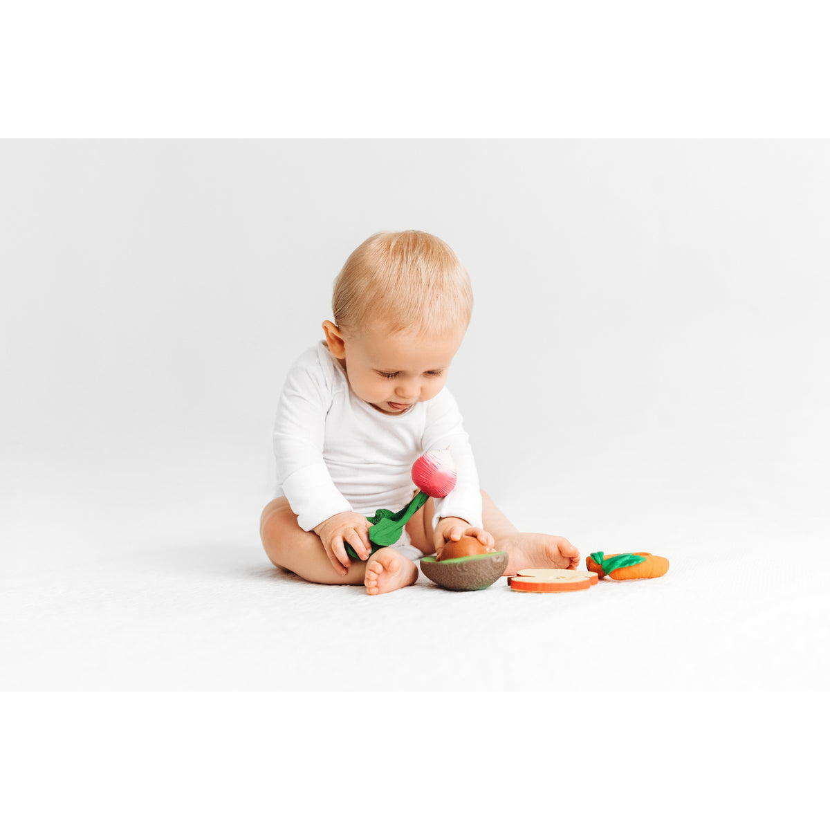 oli-&amp;-carol-ramona-the-radish-teether- (14)