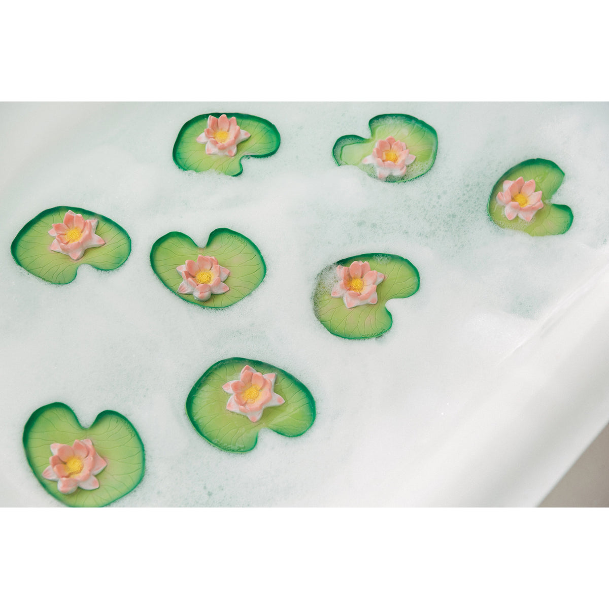 oli-&amp;-carol-water-lily- (7)