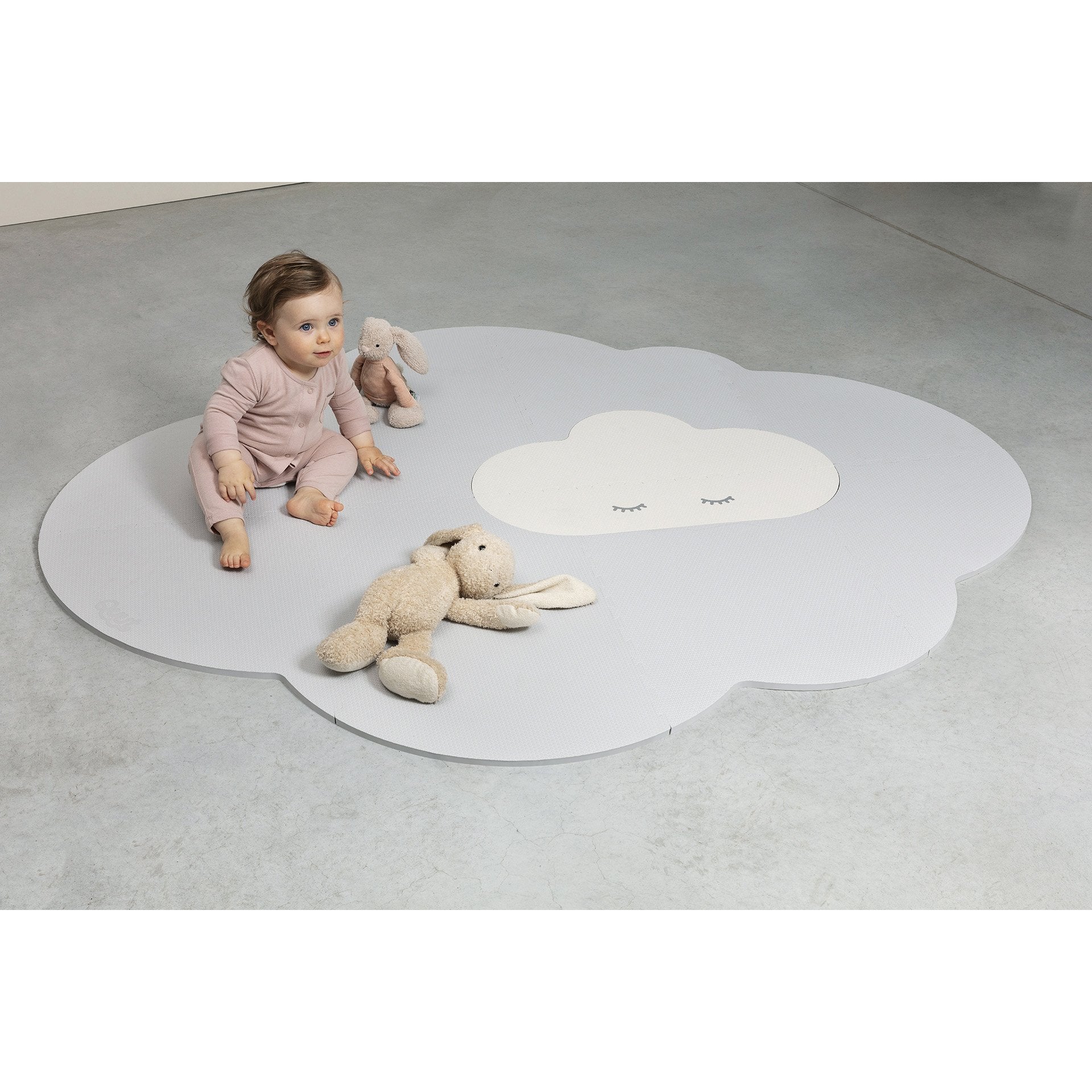 quut-playmat-head-in-the-clouds-l-175-x-145cm-pearl-grey- (13)