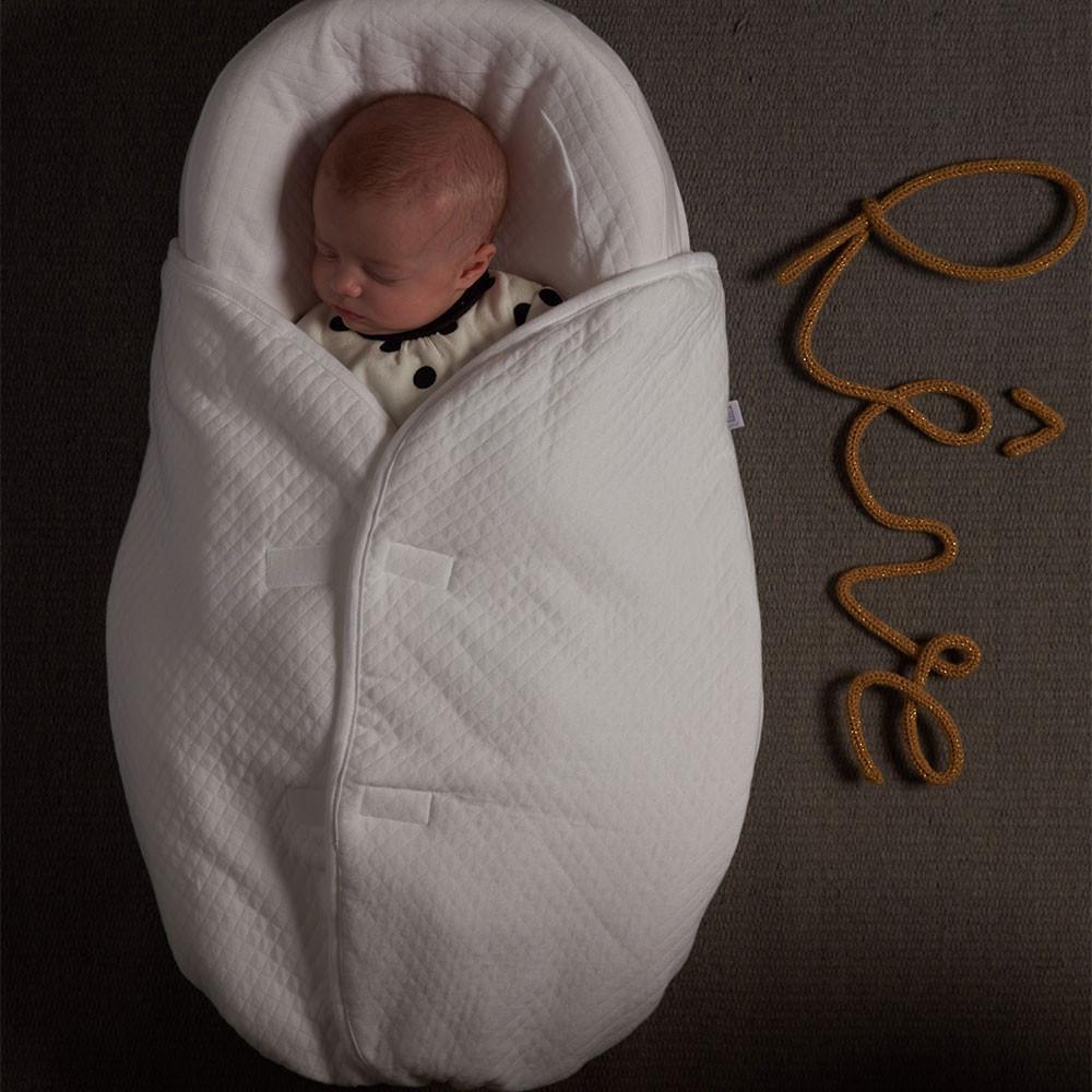 Red Castle Cocoonababy® Nest with Fitted Sheet - White